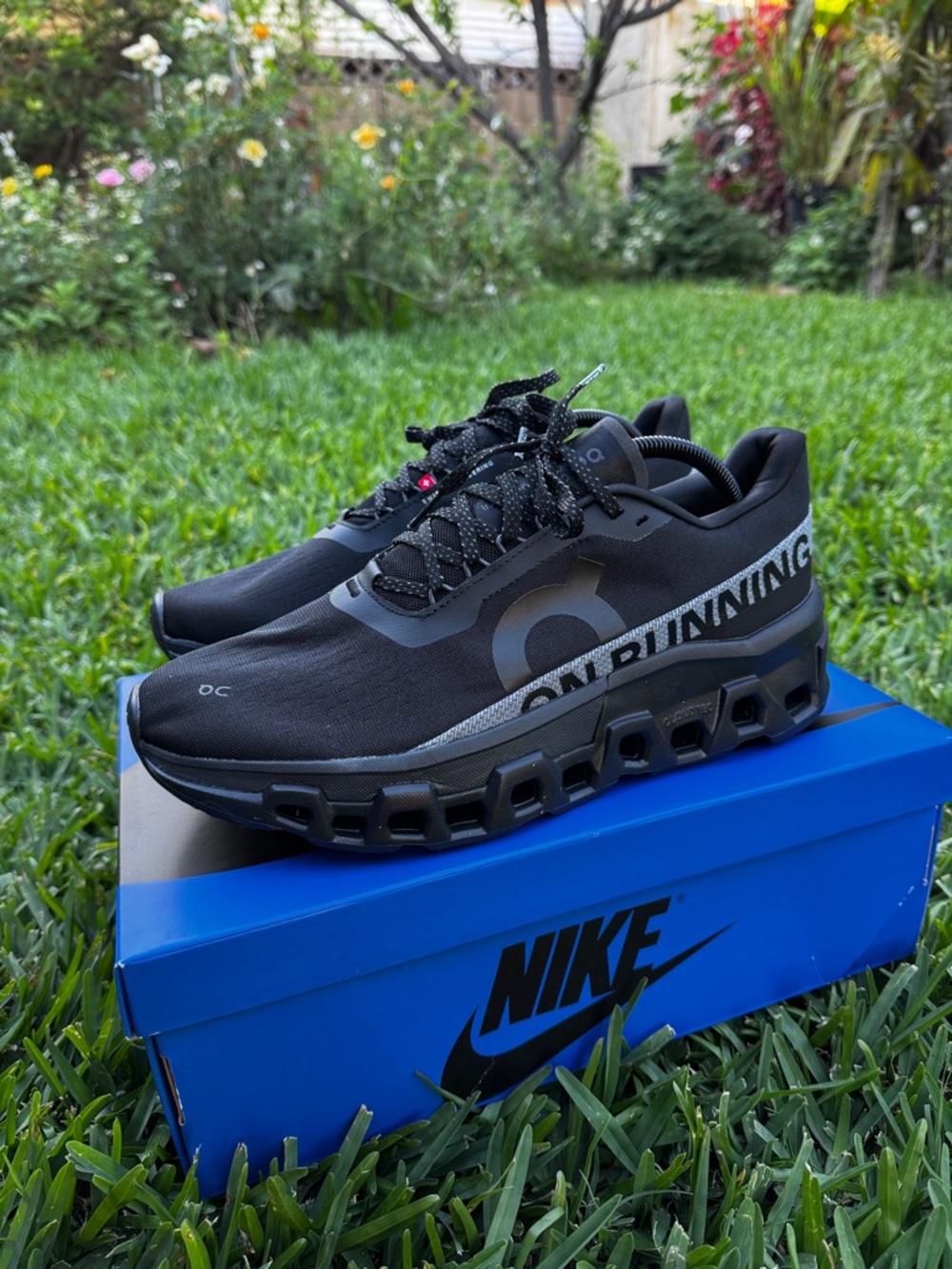 Cloudmonster running shoes - black/black
(M 10 / W 11.5)